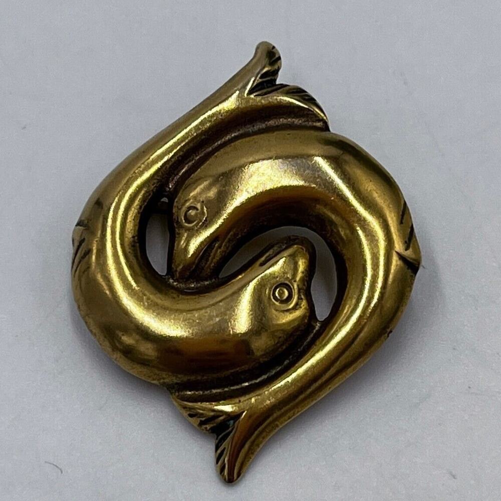 Vintage Metropolitan Museum of Art Dolphins Ying Yang Style Brooch Gold Tone